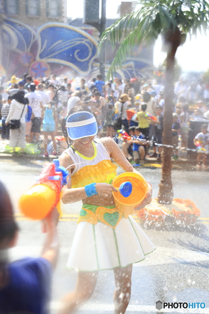 水の掛け合い