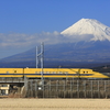 ドクターイエローと富士山