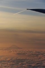 雲海の上の富士山