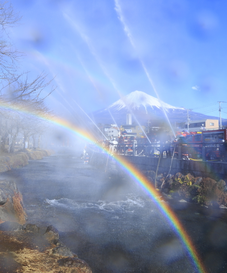 消防出初式　ずぶ濡れ