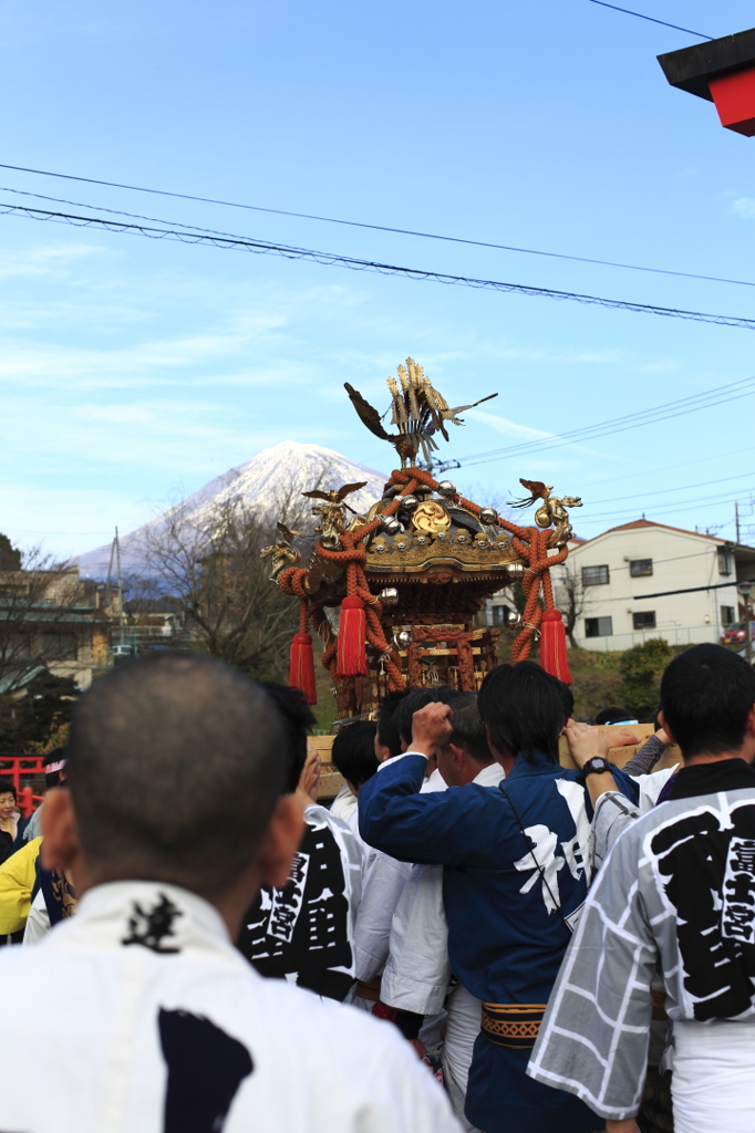 富士山と神輿