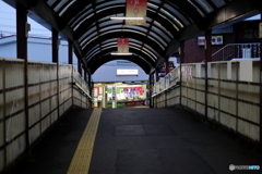 2023年度一日平均乗降人員83916人の駅の改札