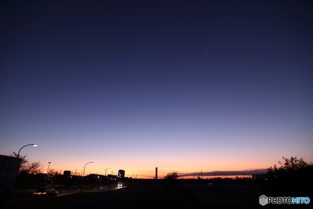 朝の多摩川