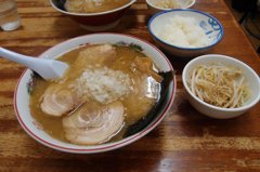 暑い季節到来。お熱いラーメンはいかがでしょ？