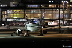 夜の空港