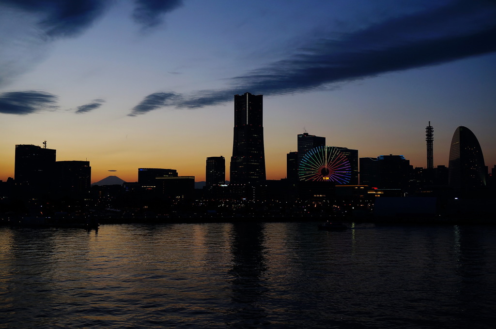 新年、みなとみらいの夕暮れ