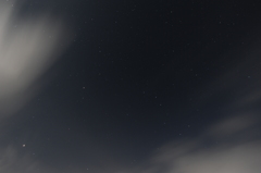 雲間から