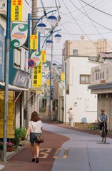 休日午後の商店街