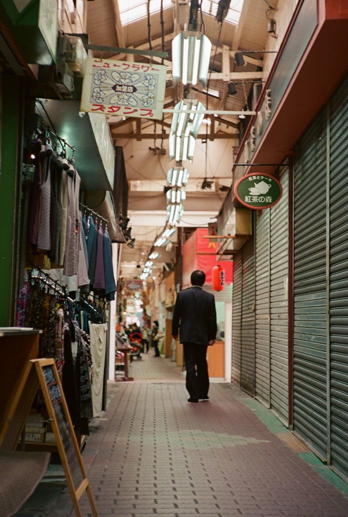 商店街に入る