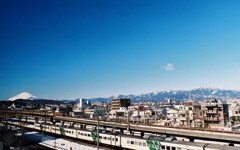 空と山と電車と