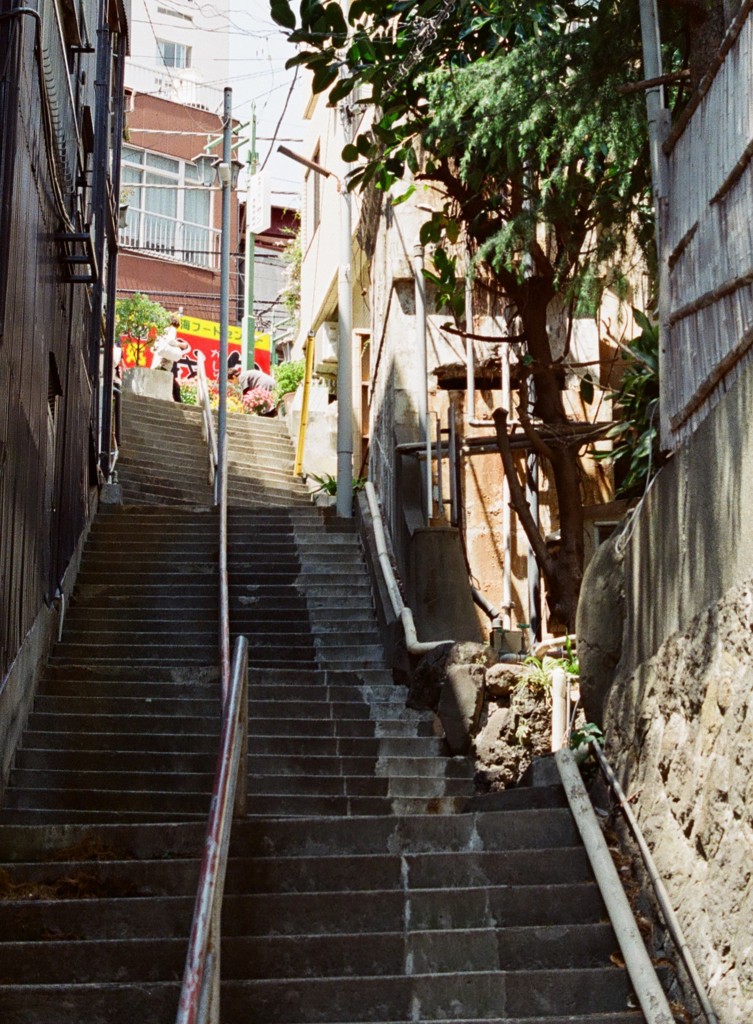 抜け道階段