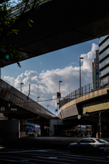 隙間から見える雲