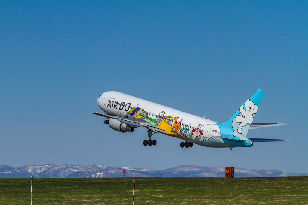 AirDo84 Take off  Asahikawa Airport