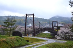 吊り橋。