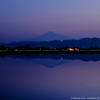 水鏡出羽富士　夕景