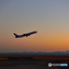 飛行機のある夕景①