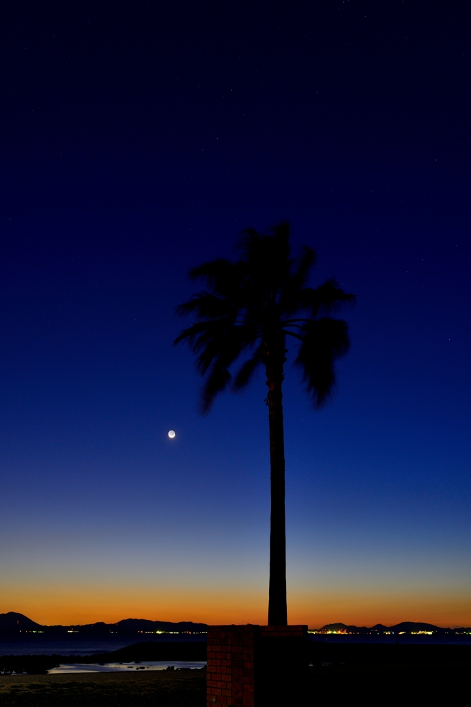 月と星と夕焼けと