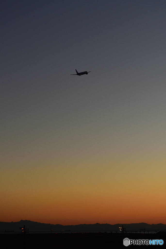 飛行機のある夕景②