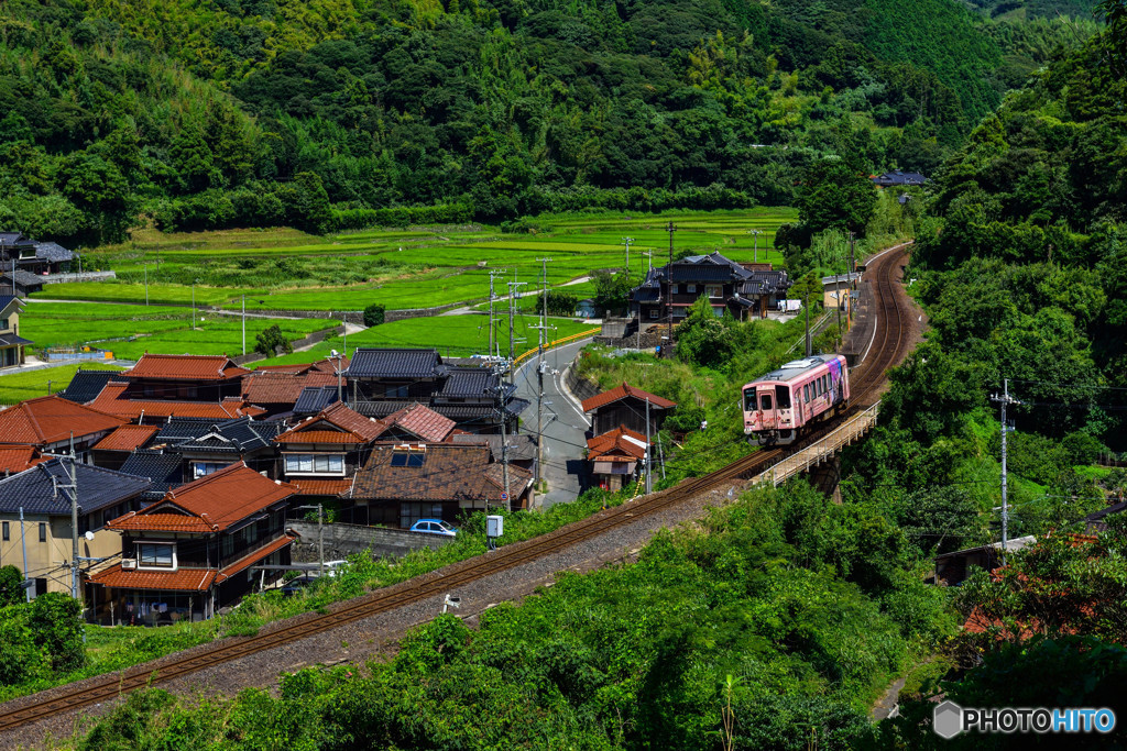 田舎風景のキハ120　