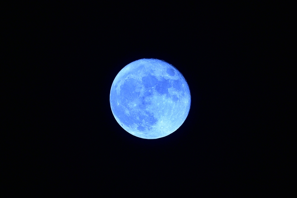 今夜は十六夜なので・・・(笑)