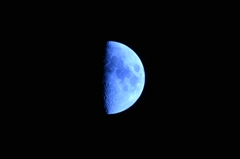 HALF　MOON
