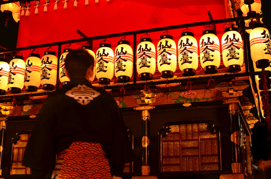 艶やかに、夜の闇を飾る 02 - 高山祭
