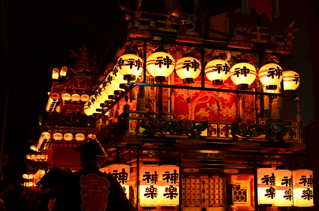 艶やかに、夜の闇を飾る 03 - 高山祭