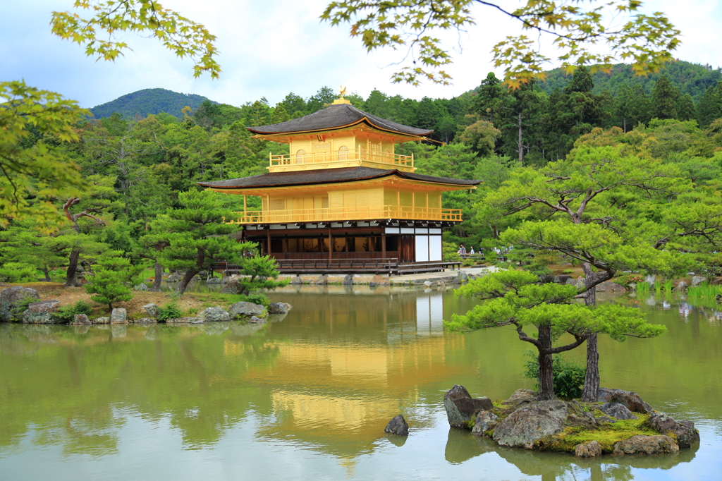 金ピカ金閣寺