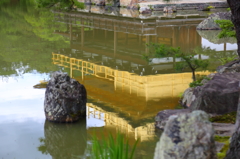 水の中の金閣