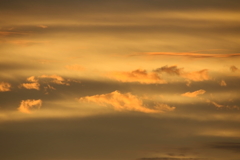 嵐の前_黄金雲