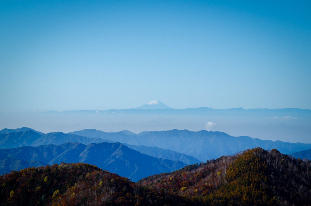 奥日光半月山から望む富士山