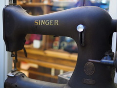 SINGER