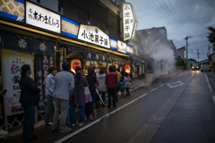 お饅頭屋さん大賑わい