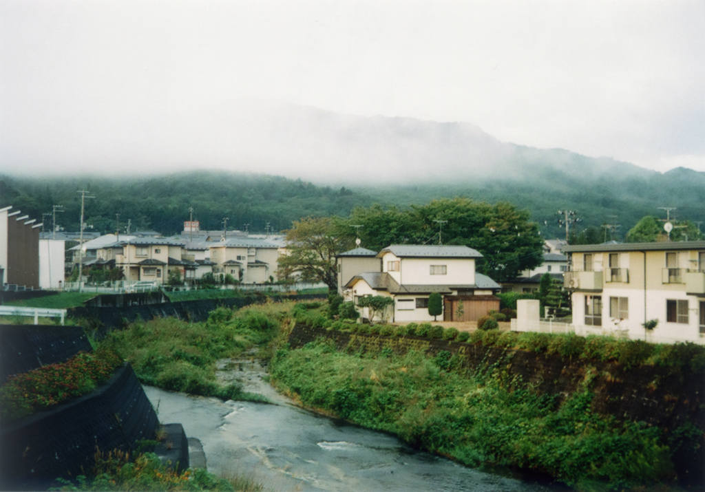 蕃山の麓