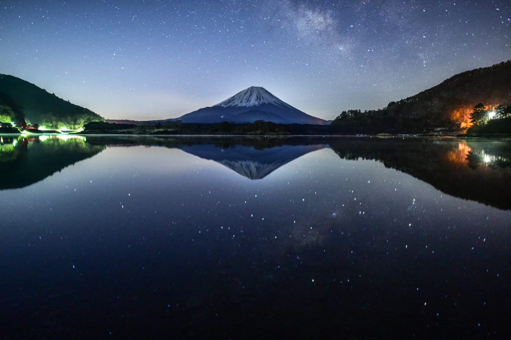 湖面の銀河