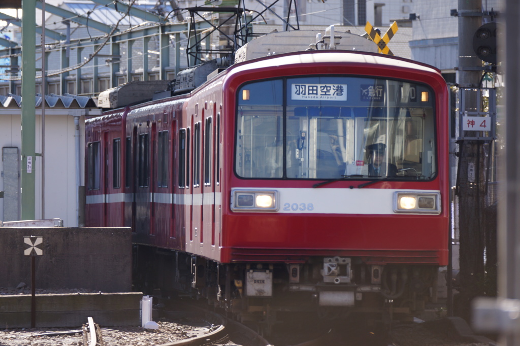 新逗子駅を発車