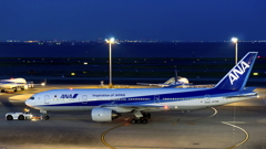 夜の羽田空港