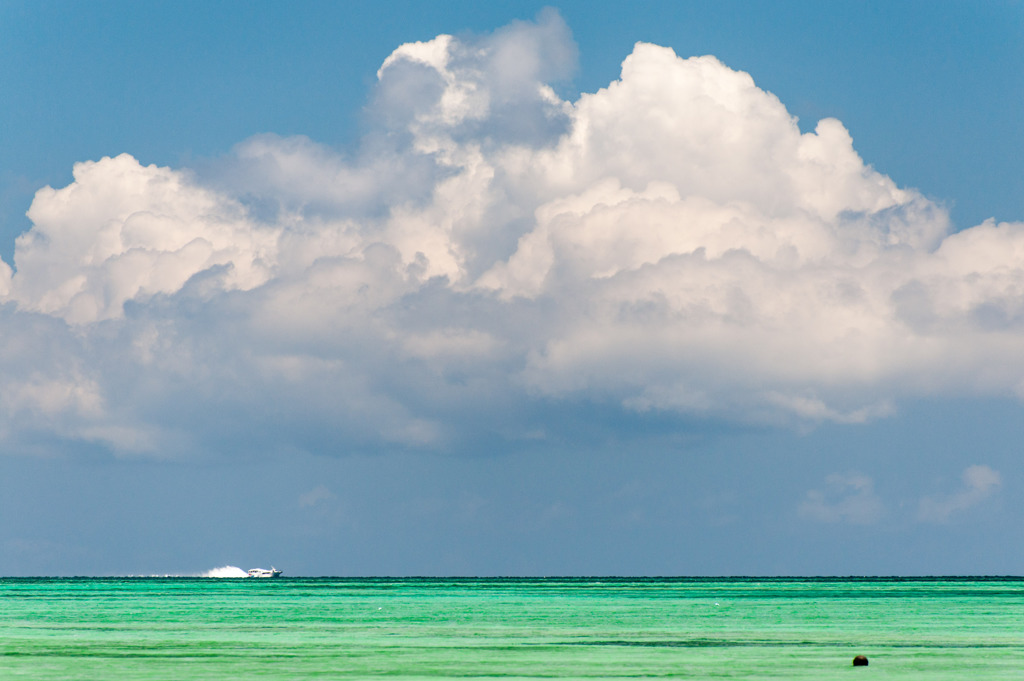 竹富島 コンドイ海岸 夏の雲