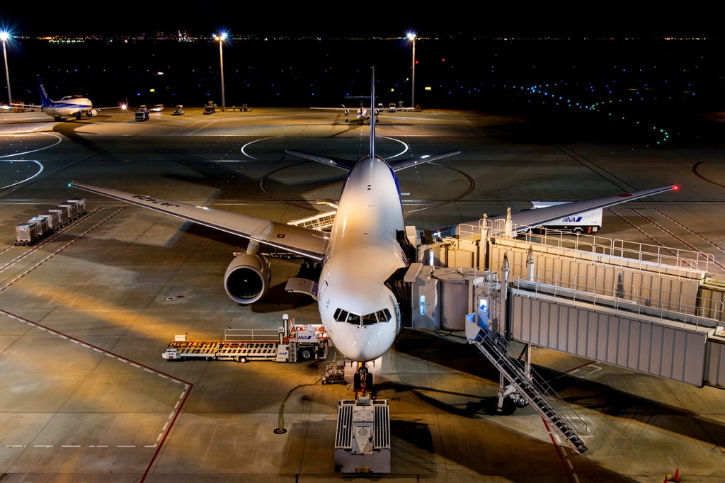 夜の羽田空港
