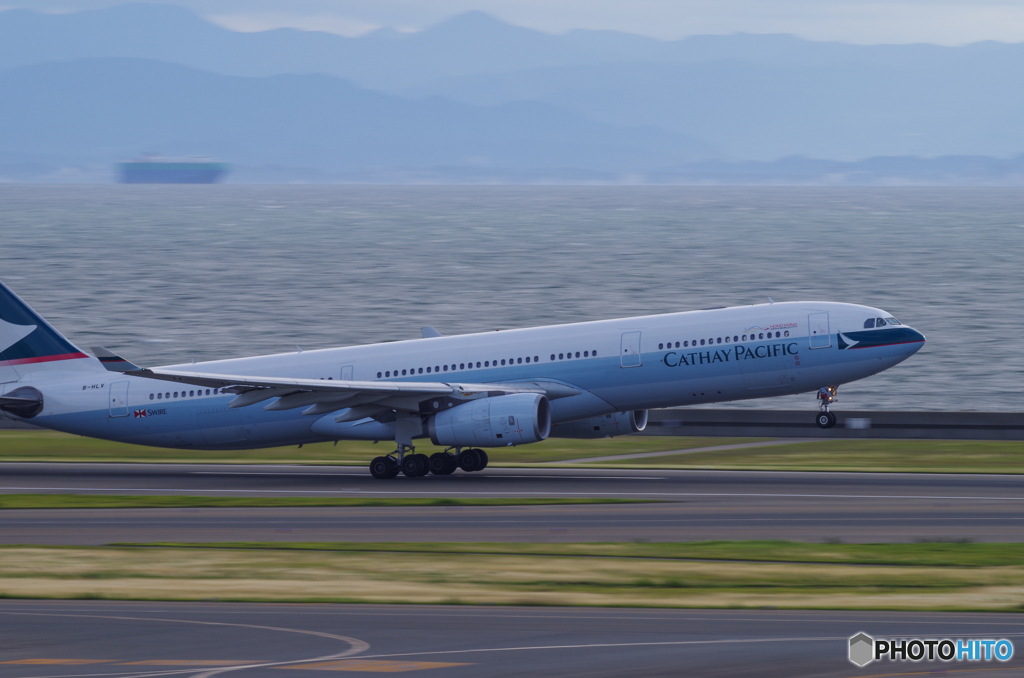 Cathay　B-HLV