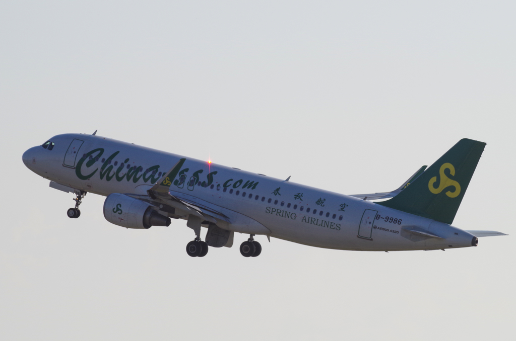 春秋航空　B-9986