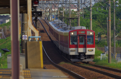 新正駅通過