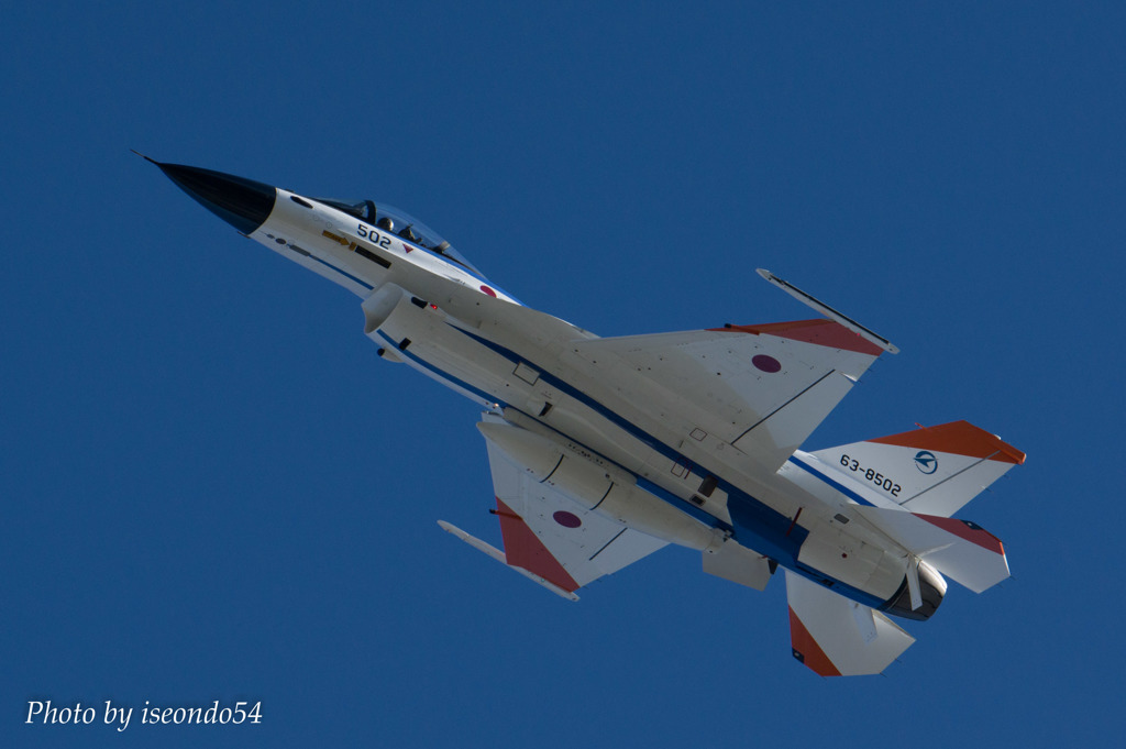 鮮やかな機動飛行