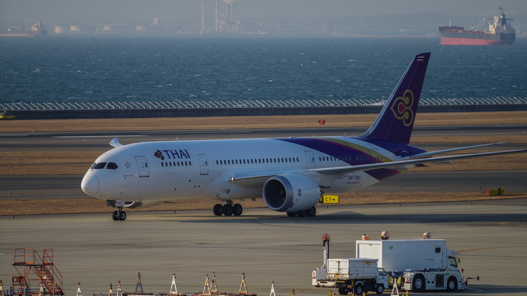 ７８７