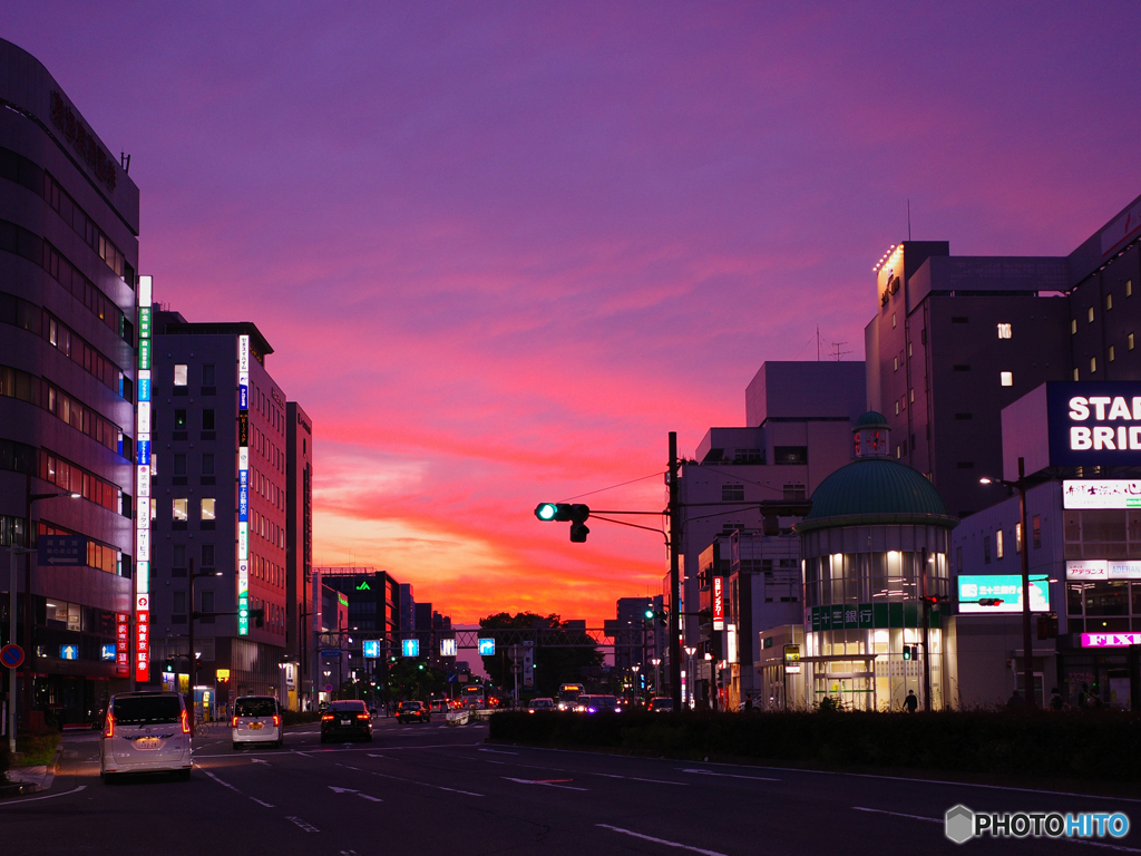 駅前の夕陽