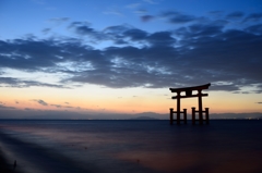 白髭神社　初秋の夜明け前