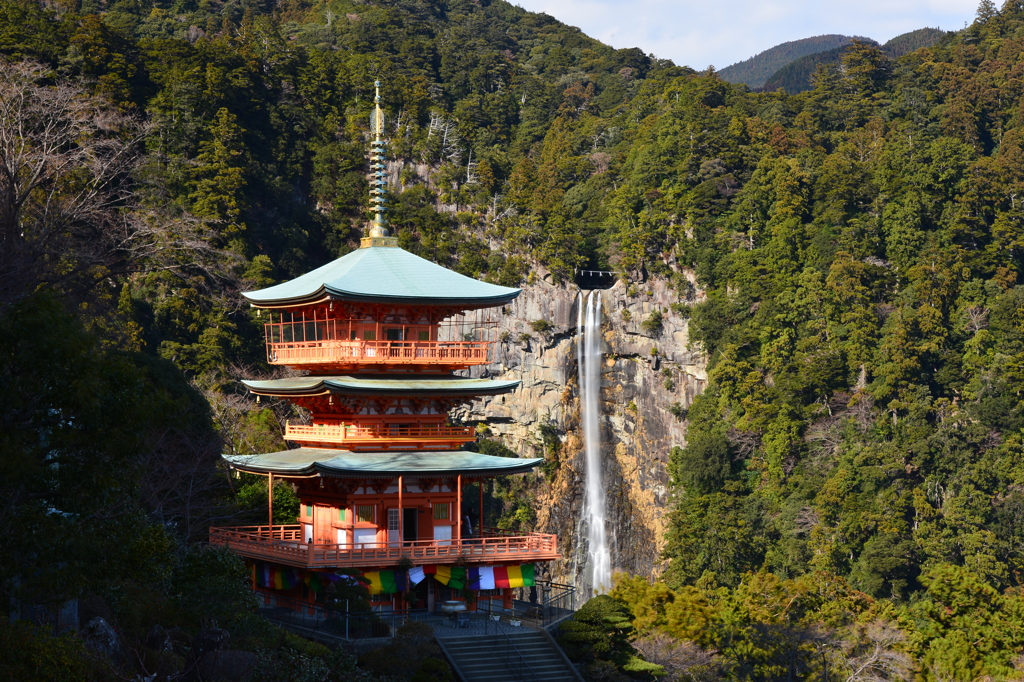 遥か彼方の那智の滝