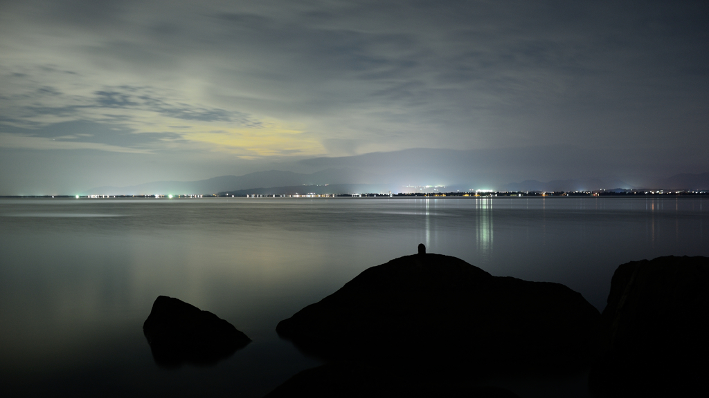 夜の琵琶湖