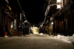 飛騨高山の古い町並みの夜