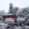 雪の中の塔
